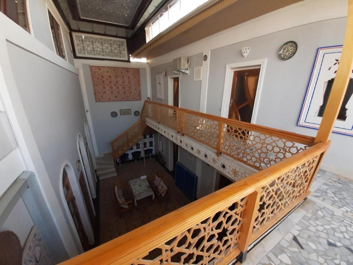 Hotel Rizqiro'Z Boutique Bukhara Bagian luar foto