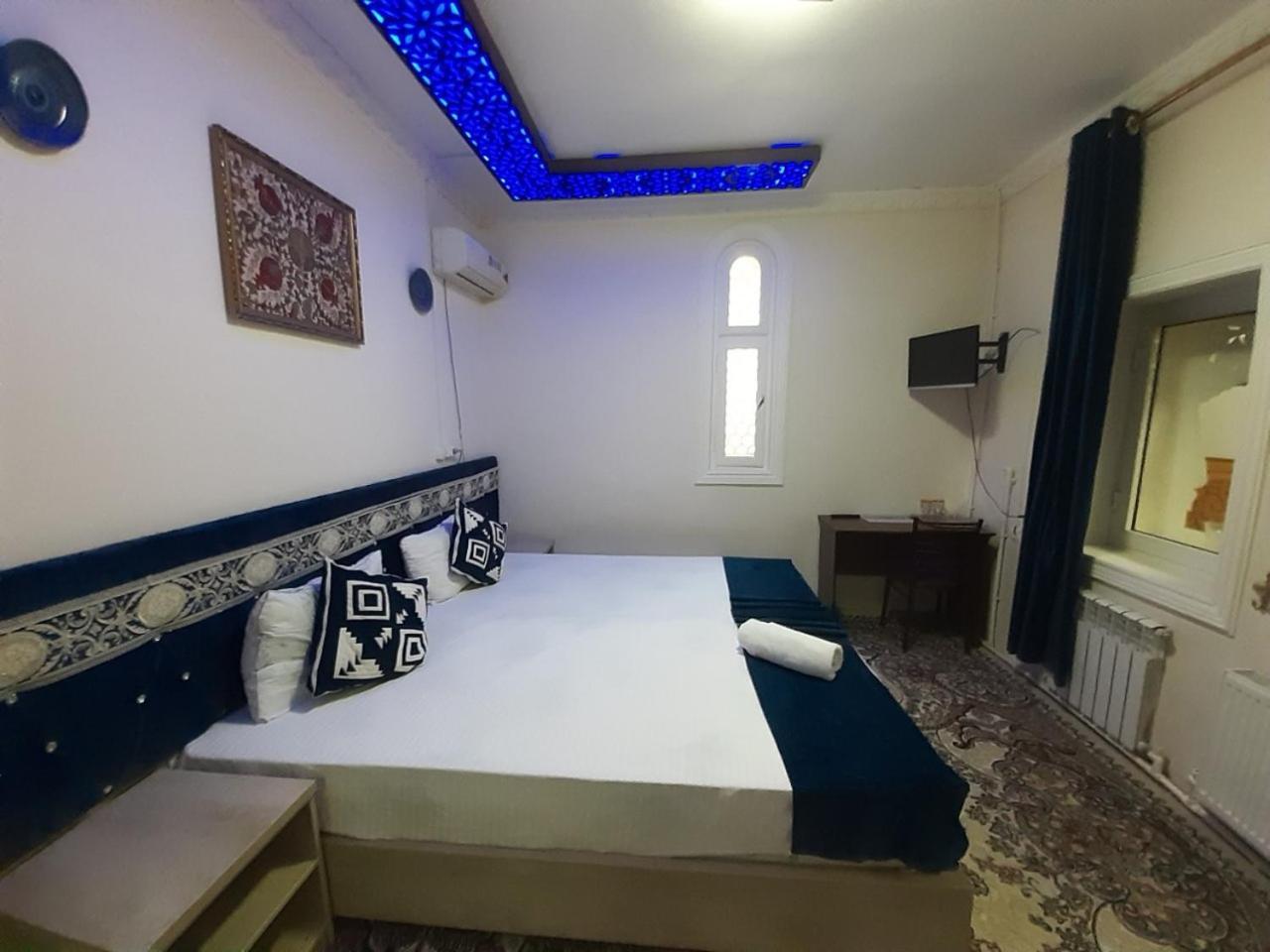 Hotel Rizqiro'Z Boutique Bukhara Bagian luar foto